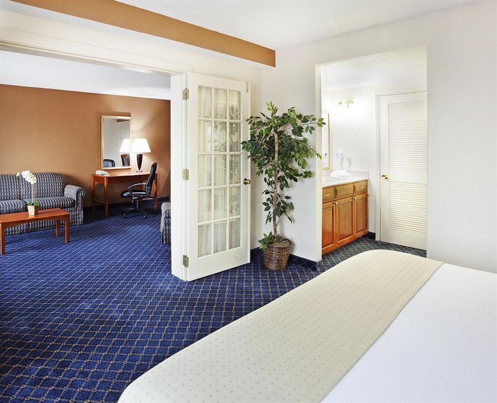 Holiday Inn Charlotte Airport, An Ihg Hotel Room photo
